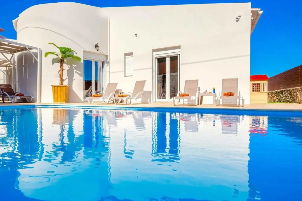 Sky Beachfront Villa with private pool