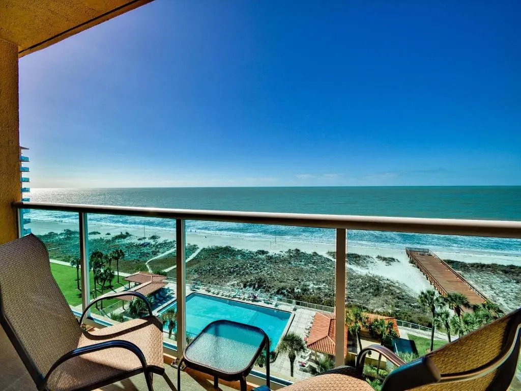 Regatta Beach Club C713