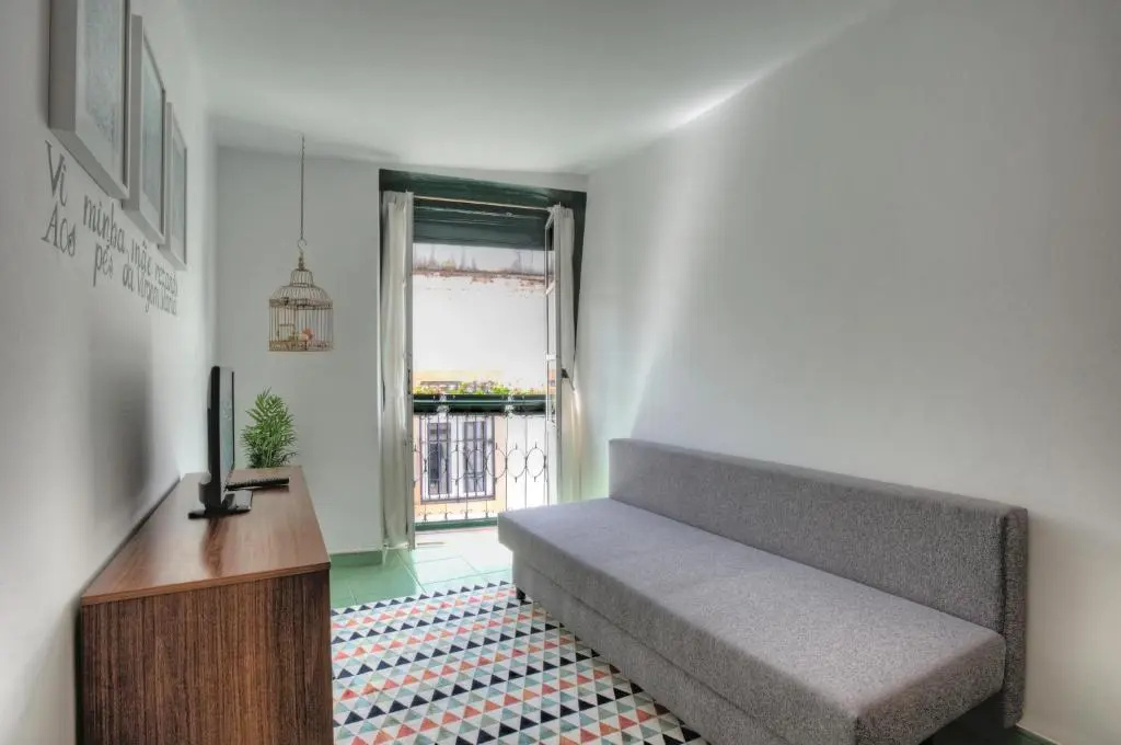 Stay local in Alfama! Deolinda central Home, amazing view