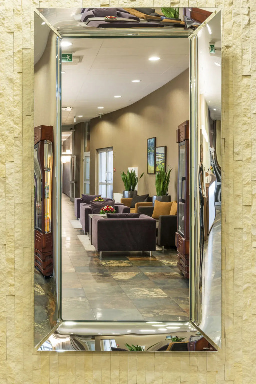 Hotel Victor Pruszków DeSilva