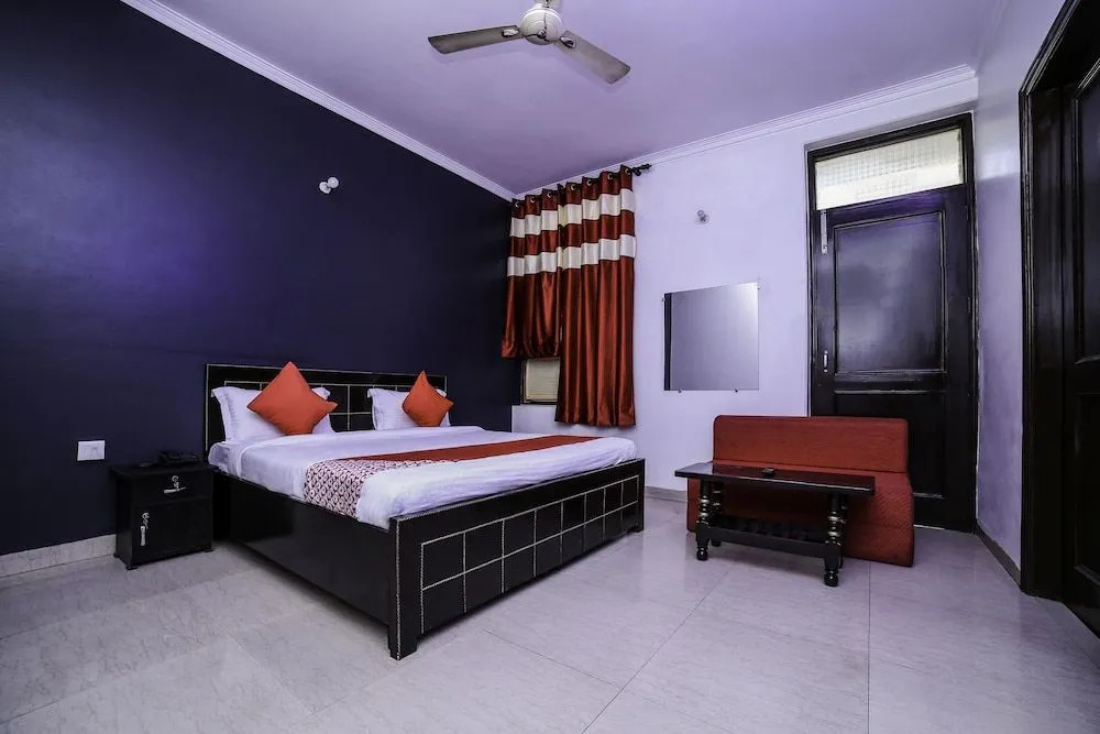 OYO 26666 Refuge Home Stays