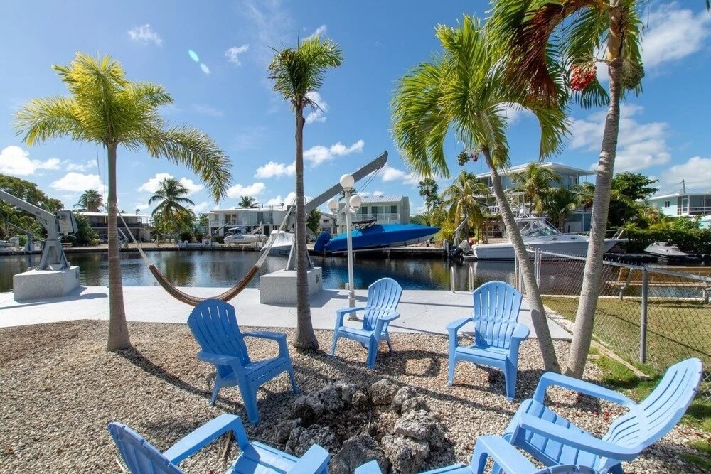 Beautiful Updated Stilted Home Makes For A Super Getaway. 3 Bedroom Home by RedAwning