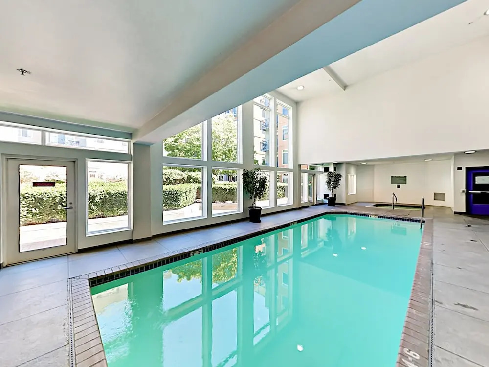 Chic Belltown Court W/ Pool & Rooftop Deck 2 Bedroom Condo