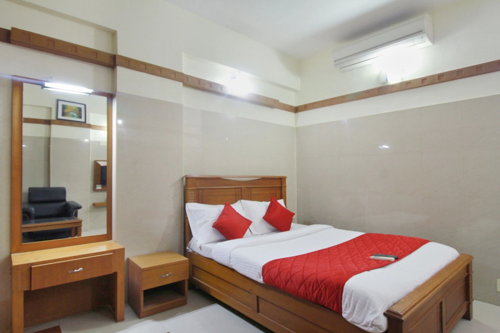 OYO 11669 Abrigo City Centre Gandhipuram