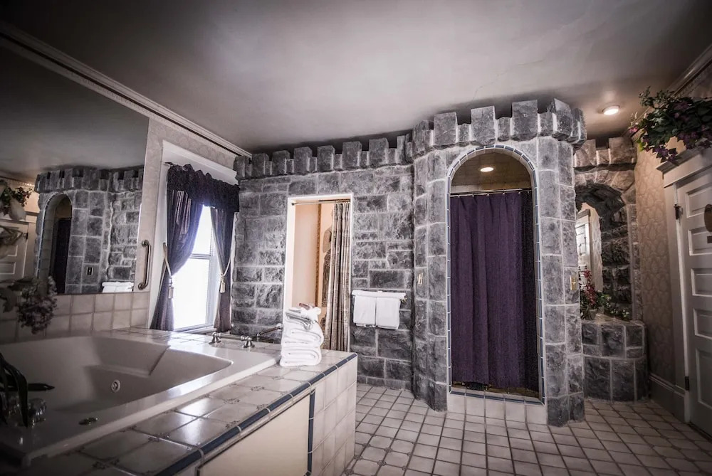 The Anniversary Inn - Logan