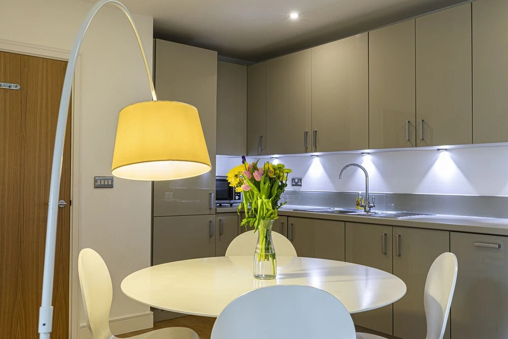 Stylish 2-bed flat w/ terrace in South East London