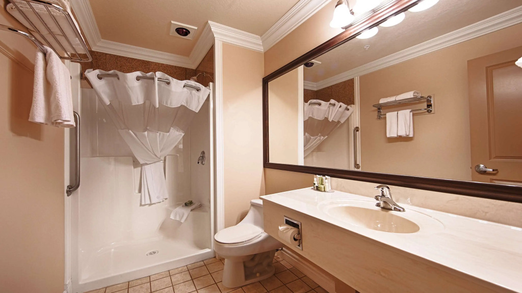 Best Western PLUS Mirage Hotel and Resort