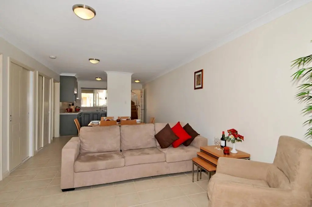 Lakeside Holiday Apartments