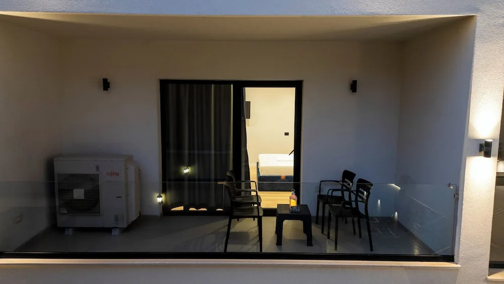 Villa Klaus Center Hotel