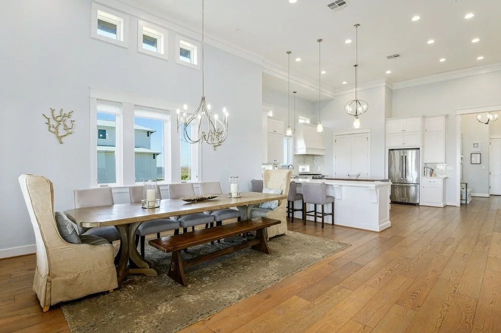 Paradise By The Sea 4 Bedroom Home by RedAwning