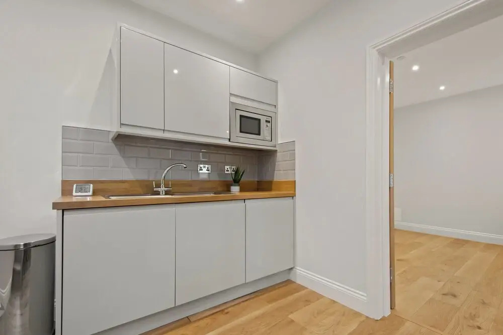 Three Bed Spacious Apartment in Dalston