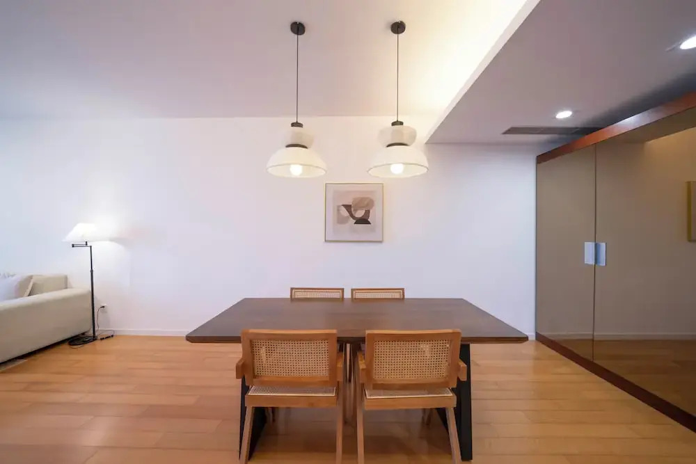 Tyms Elegant 2BR 1BA Apt Walk to Malls