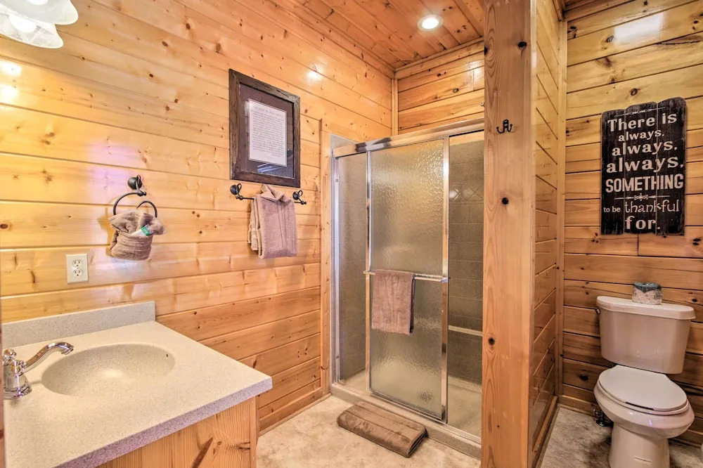 Pigeon Forge Mountain Cabin: Hot Tub & Resort Pool