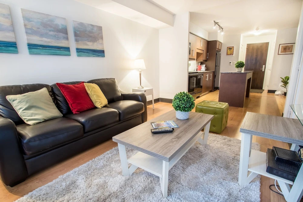 MiCasa Suites - Stylish Condo in the Heart of Downtown