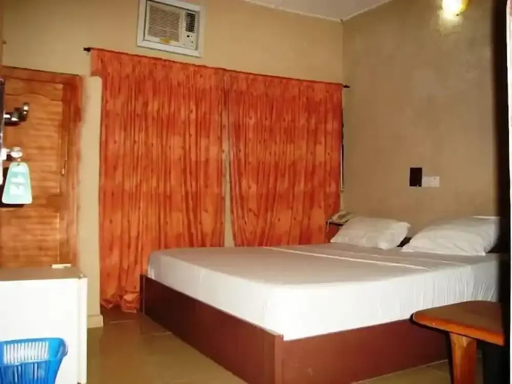 Hillview Hotel