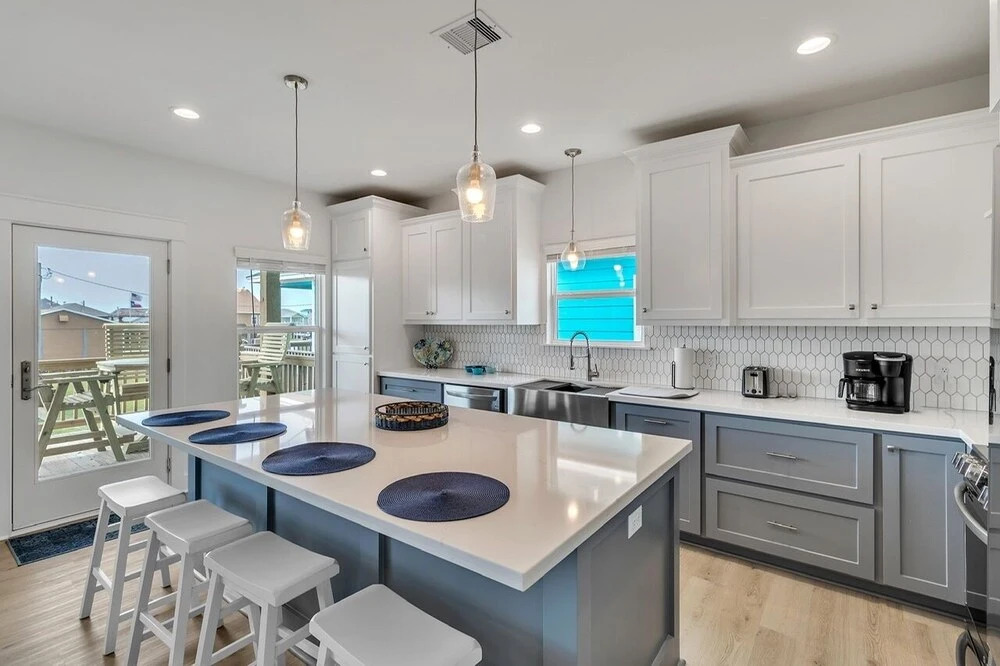 Just Beachy 3 Bedroom Home by RedAwning