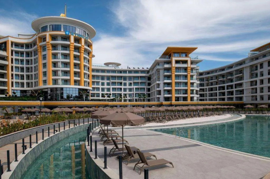 Azura World Hotel