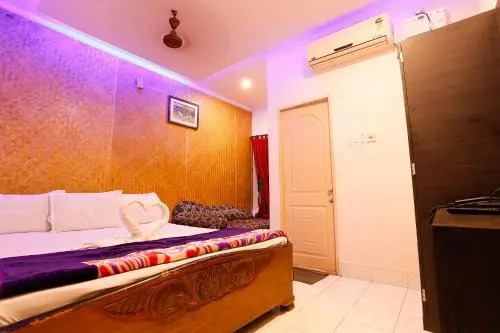 Hotel Santiniketan