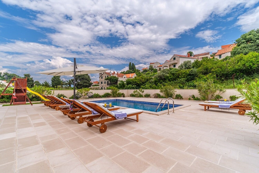 House Villa Gold