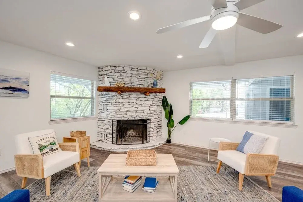 4 2 wow 180 Lake Views hot tub Pickleball Tennis POA Court EV Charger Wheelchair Ramp POA Pool
