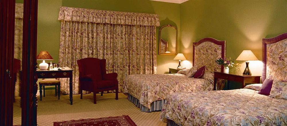 Ahernes Townhouse Hotel and Seafood Restaurant