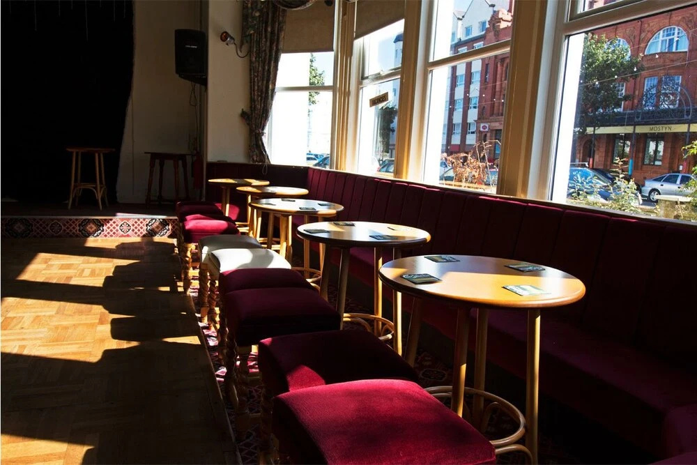 Evans Hotel