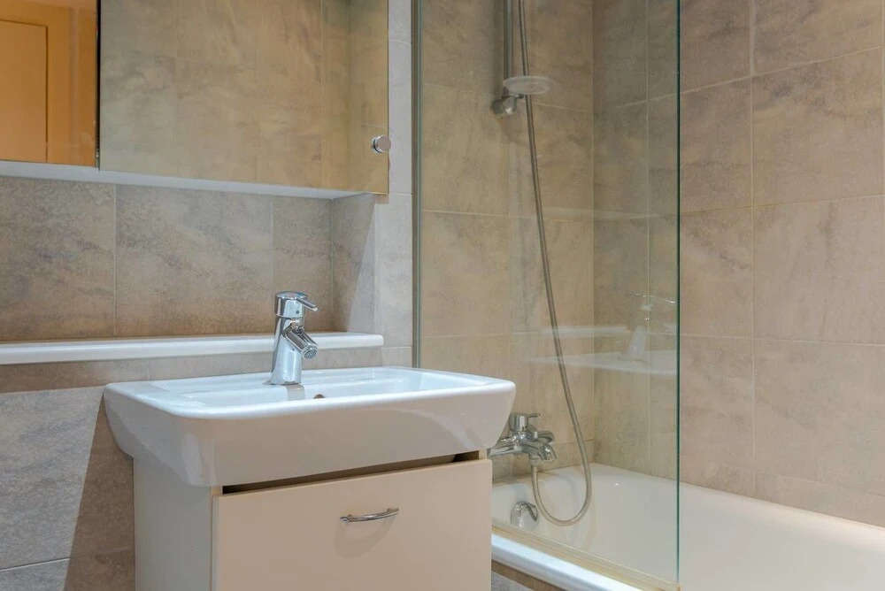 Great Sized Quirky 1 Bedroom Apartment