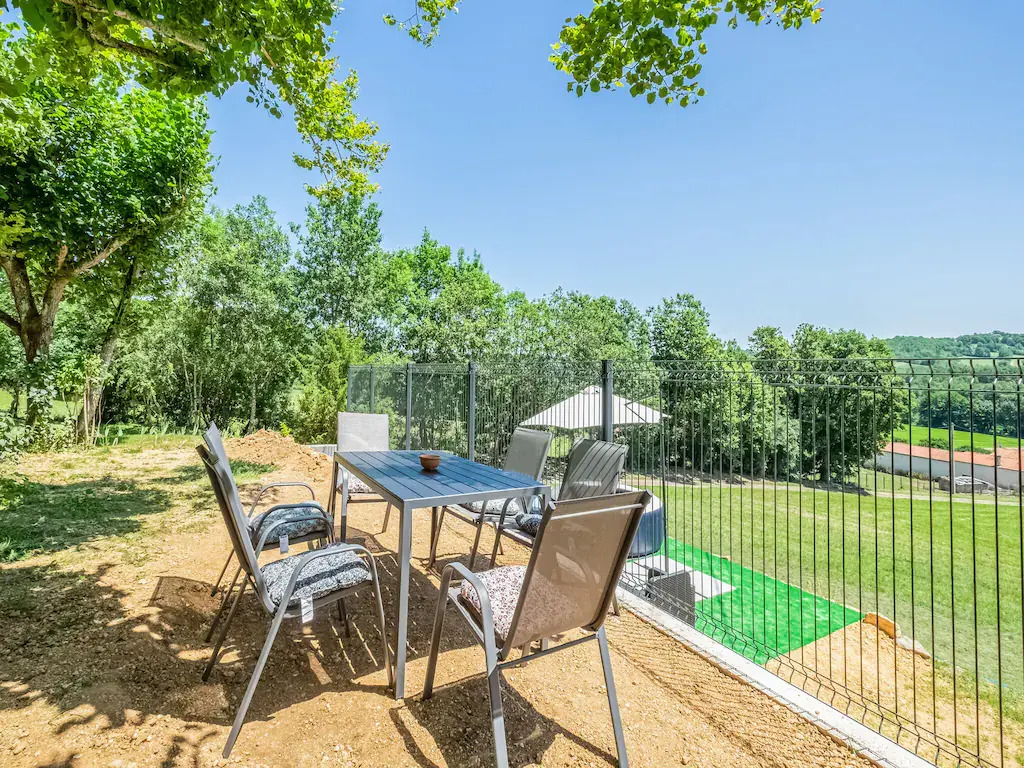 Tranquil Holiday Home in Soturac with pool