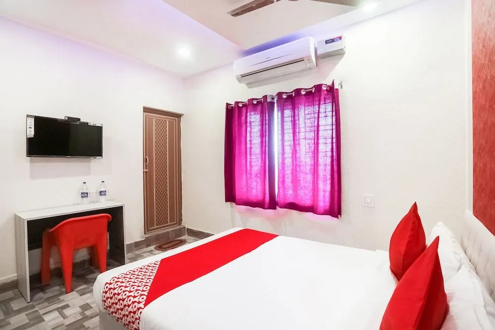 OYO 48754 Arati Homes