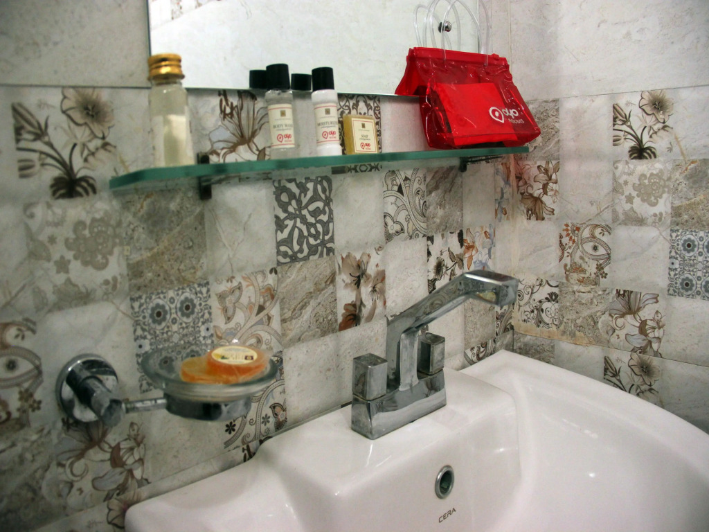 OYO 13178 Hotel SK International
