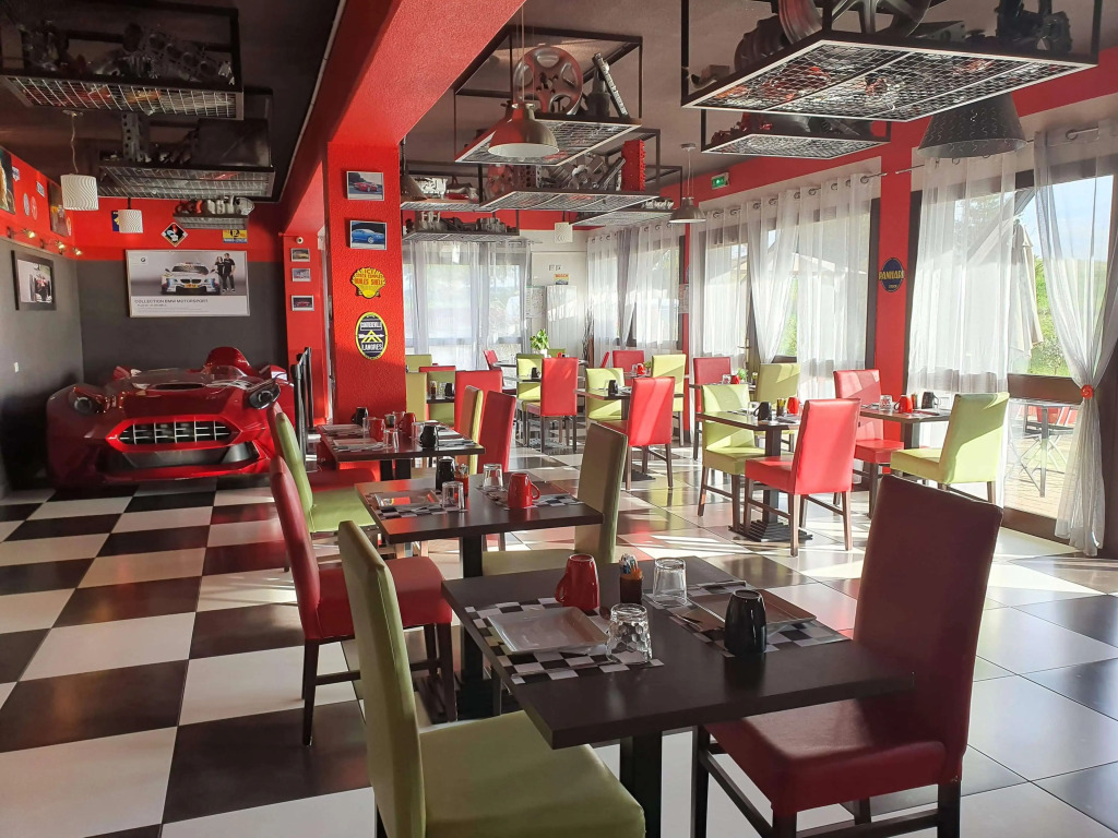 Enzo Hotels Cannes-Écluse by Kyriad Direct