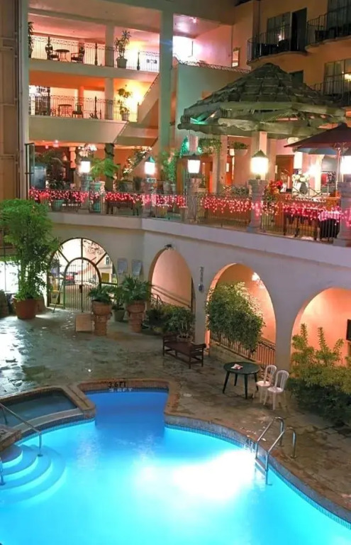 Pacific Inn Resort & Conference Center