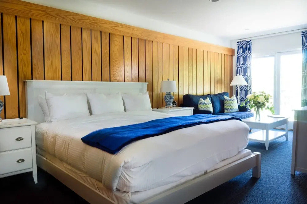 The Leland Lodge