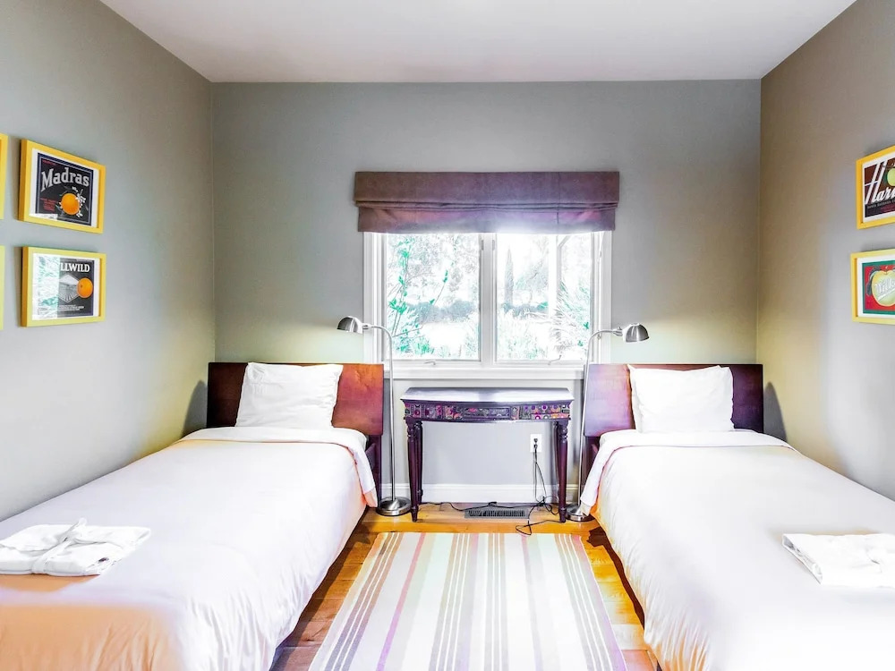 Gracious Living, Pool, and Privacy in Wine Country, Sonoma by RedAwnin
