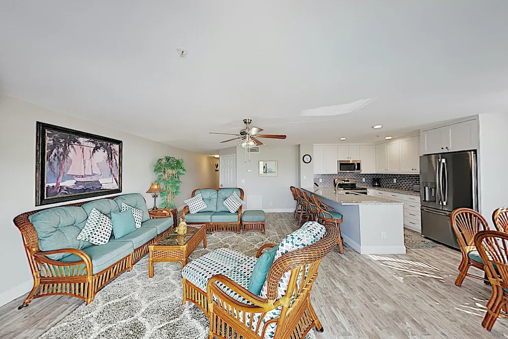 1802 Gulf Blvd Condo Unit 10 3 Bedrooms 2 Bathrooms Condo