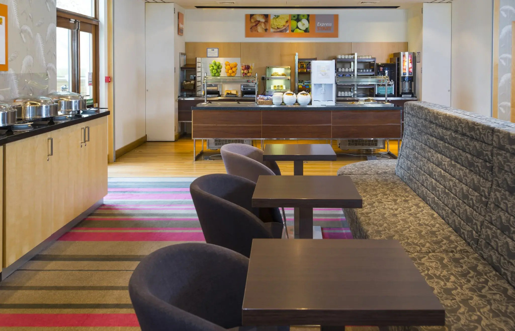 Holiday Inn Express London - Epsom Downs by IHG