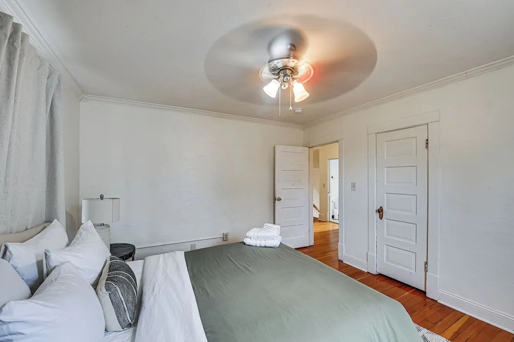 Walk to Everything! Historic Billings Home w/ Deck