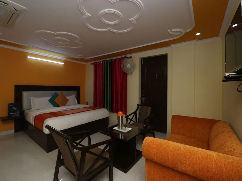 OYO 9809 Hotel Shree Residency