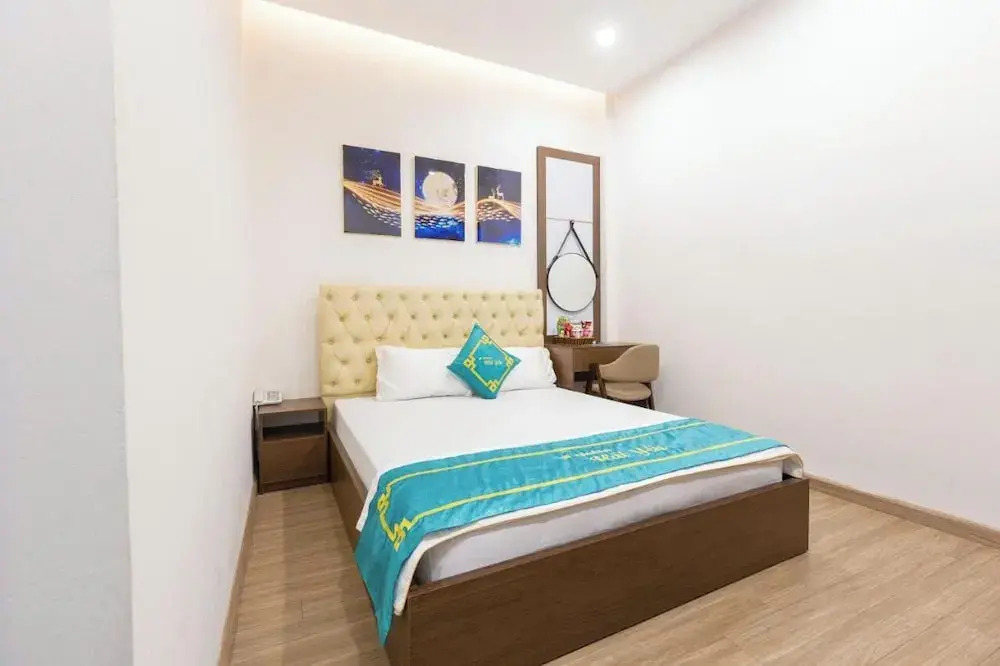Hai Yen Hotel - 109 Tran Duy Hung