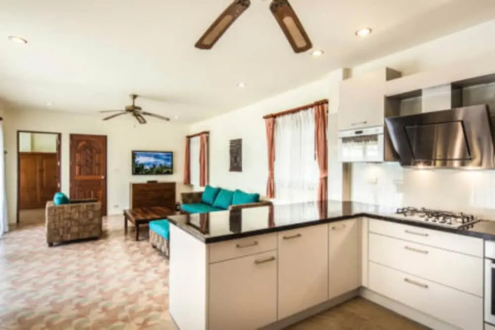 3 Bedroom Pool Villa 20 seconds from Samrong beach front