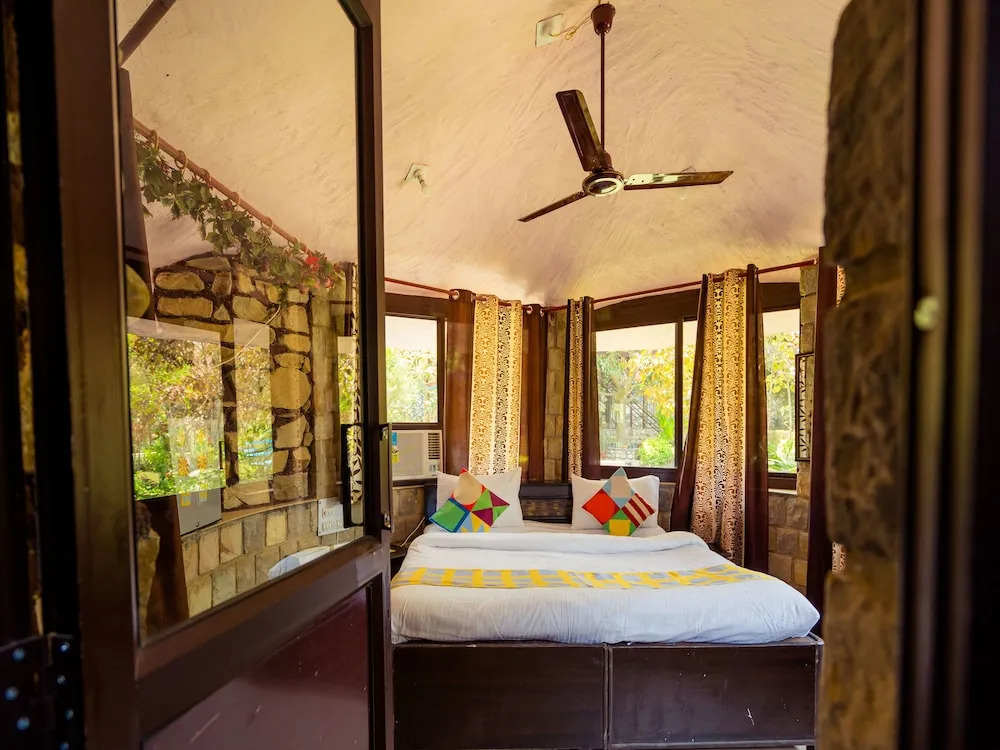 OYO 13227 Home Peaceful 1BHK Mussoorie Bypass