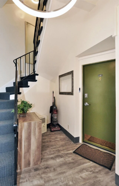 CH5 & CH7 - Majestic View Fully Furnished 1BR Dog Ok