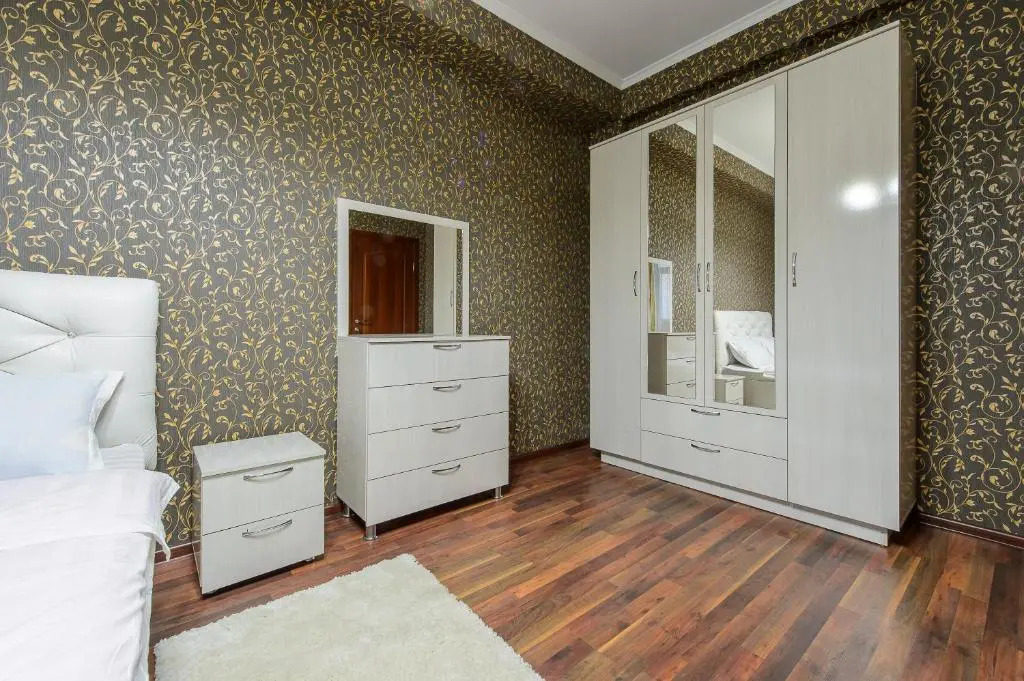 Apartments on Kazybek by 125 1 floor 6