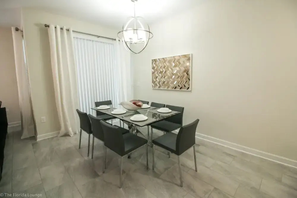 1561 PD - 4BR Poolside Paradise: Epic Getaway
