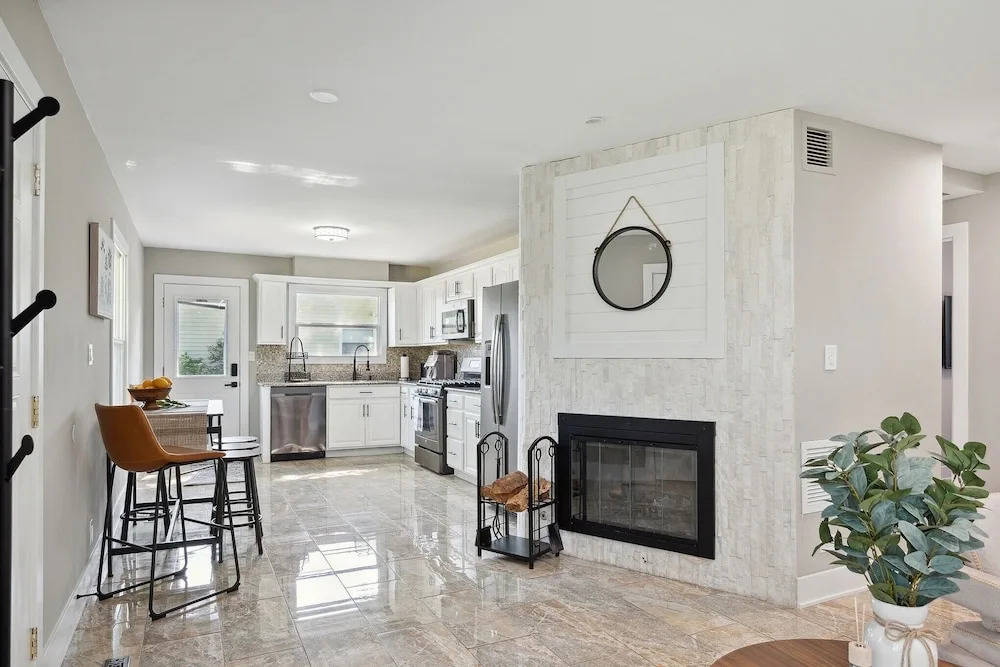 Charming Contemporary Family Home 3 Bedroom Home by RedAwning