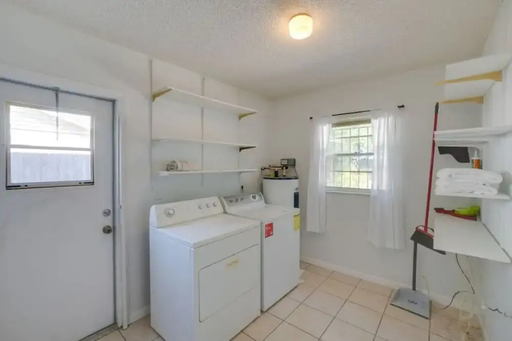 Pool Spacious Central Home 7mile to Beach