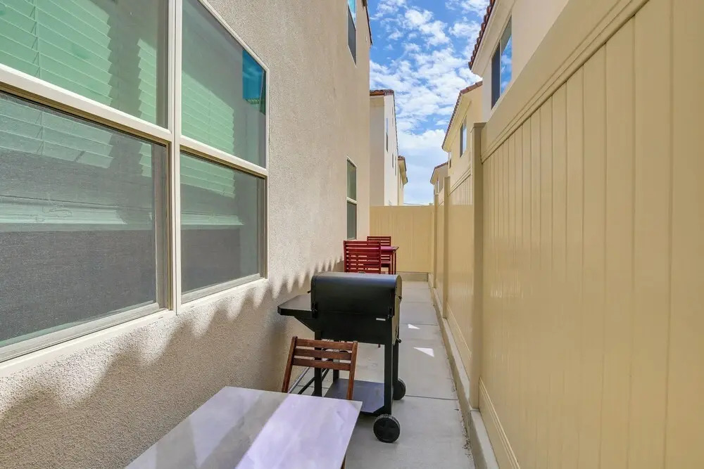 Pet-Friendly Paramount Home, 16 Mi to Los Angeles