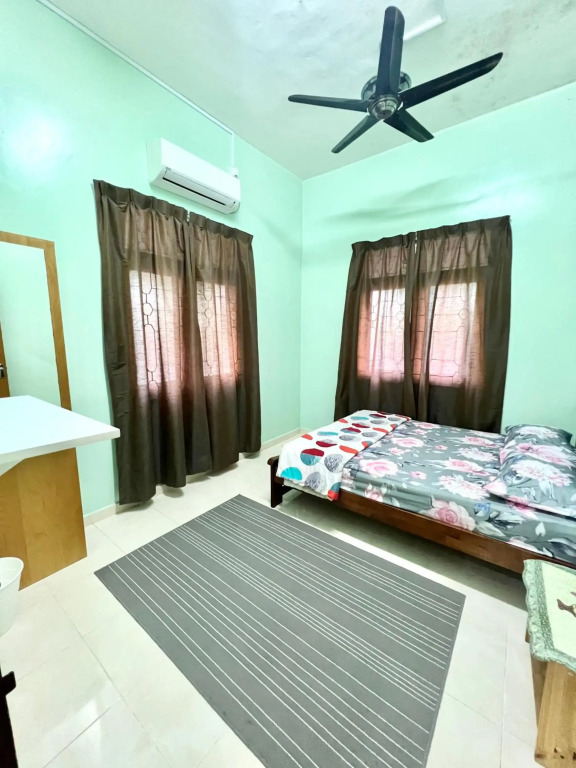 Teratai Homestay Batu Buruk