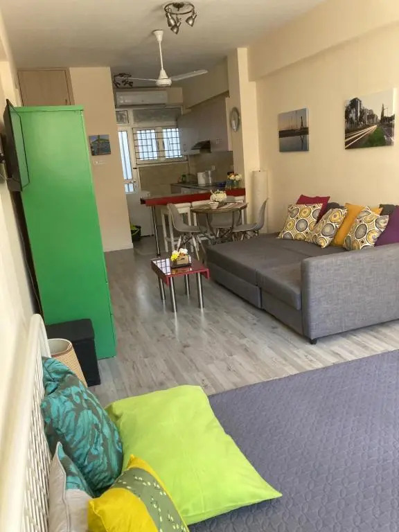 Newly Refurbished Big Central Studio, less than 100m to the sea