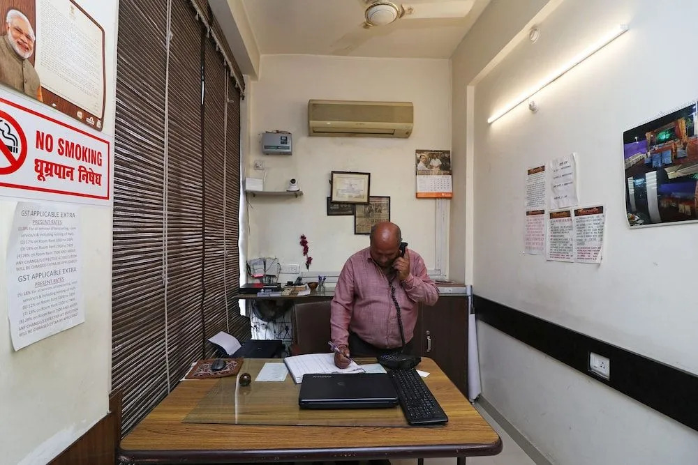 OYO 36432 Hotel Tarang